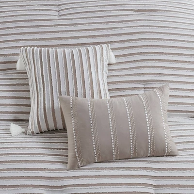 Madison Park 5pc River Clipped Jacquard Comforter Bedding Set With Throw Pillows Off-White 7 Madison Park 5pc River Clipped Jacquard Comforter Bedding Set With Throw Pillows Off-White - Image 7