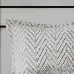 Aurora Printed Brushed Fur Duvet Cover Set -Madison Park Shop GUEST b5fa2bf0 8d30 4247 8790 e39b335dee16 1