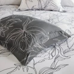 Lorine Reversible Complete Bedding With Cotton Sheets Set -Madison Park Shop GUEST ba8b855d 62c6 4023 937d 188a3ed7abea