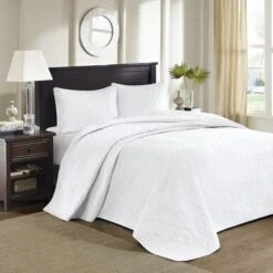 Madison Park MP13-1570 100 Percent Polyester Microfiber Bedspread Set; White - King